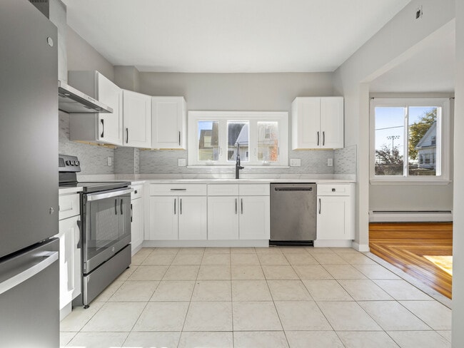 Building Photo - 42 William St Unit 1