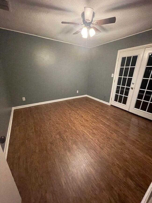 Photo - 2301 Evelyn Ln Unit 2301 K