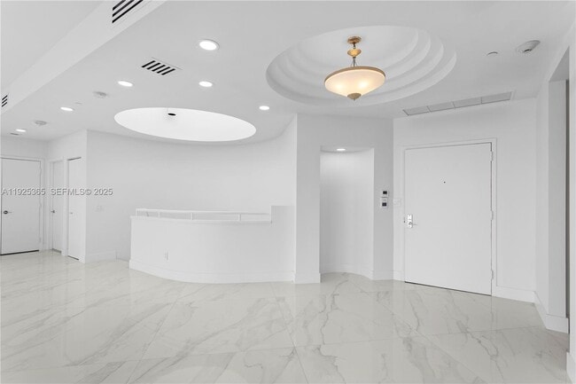 Photo - 2000 Island Blvd Unidad PH-5