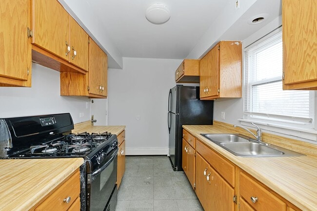 Photo - 7818-7820 South Shore Drive