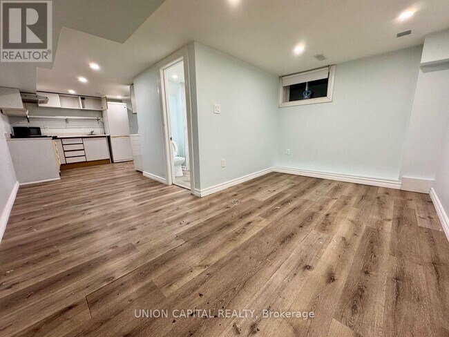Photo - 96 Hiawatha Rd