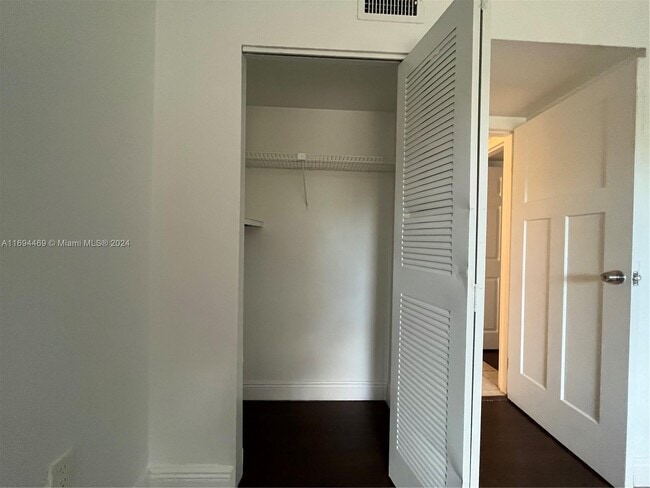 Photo - 4334 NW 9th Ave Unit 9-2H