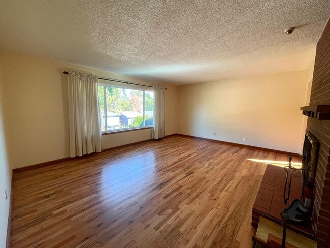 Photo - 3338 SW Marigold St