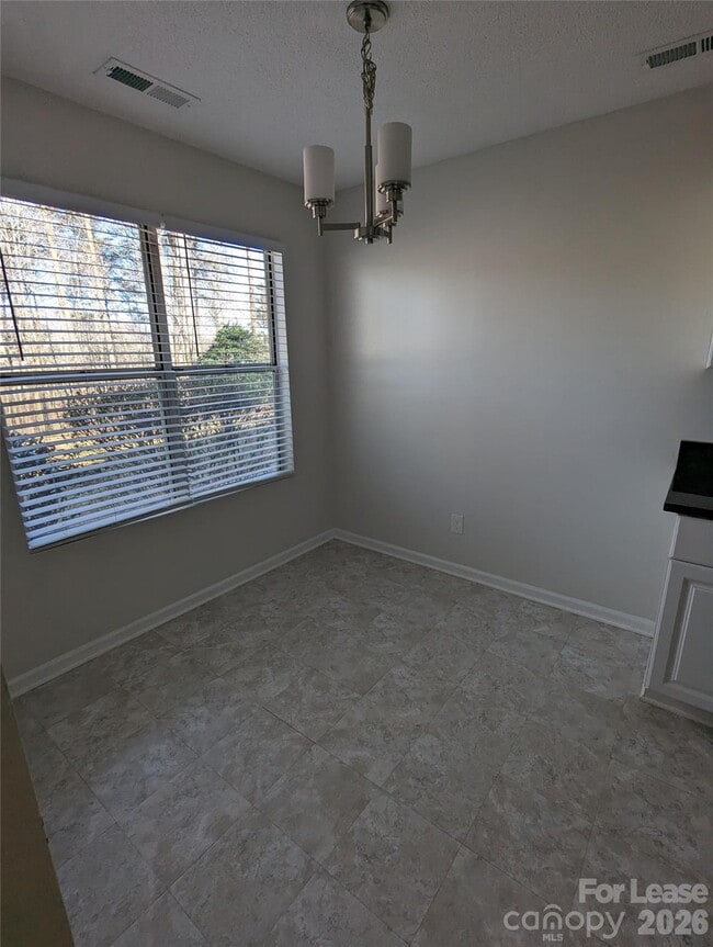 Photo - 72 Windwood Dr