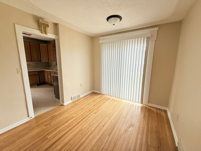 Photo - 5BR Home with Fenced Backyard, Firepit & Bonus Space