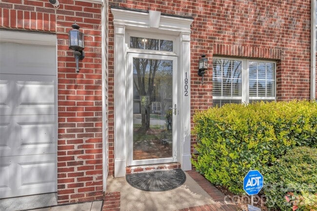 Photo - 1802 Robinwood Village Dr