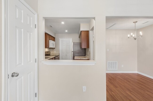 Photo - 3908 Buchanan Dr