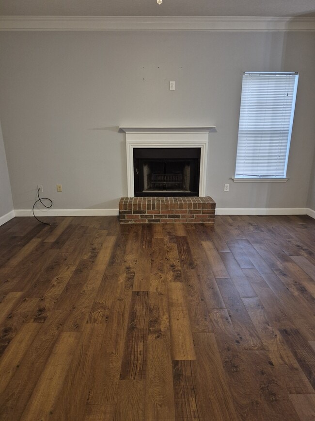 Photo - 1921 Gornto Rd