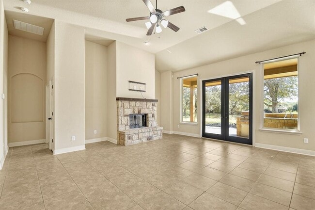 Photo - 136 Gruene Haven