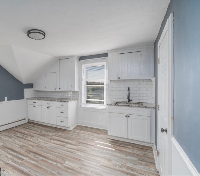 Building Photo - 14 Winthrop Ave Unit 3 Rental