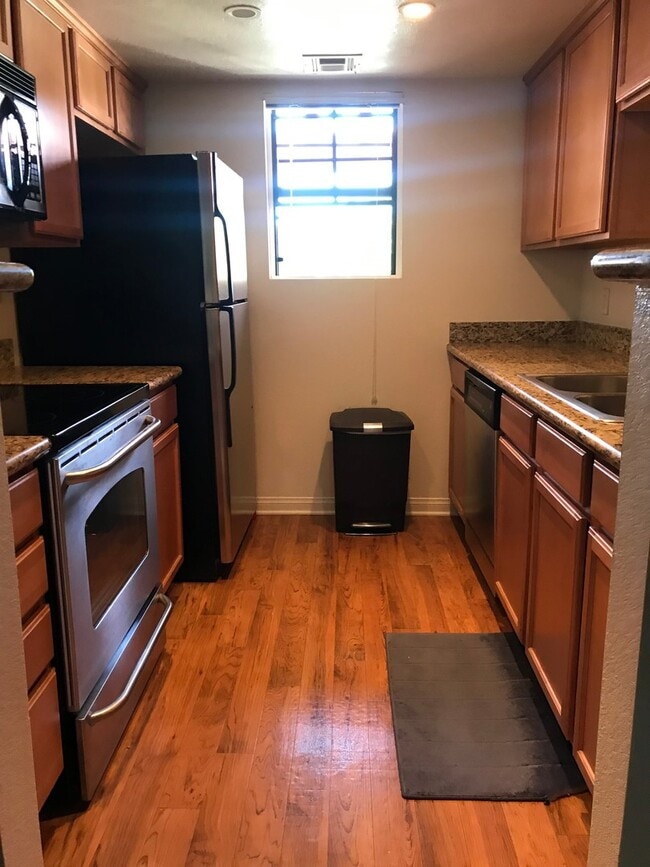 12055 Alta Carmel Ct
