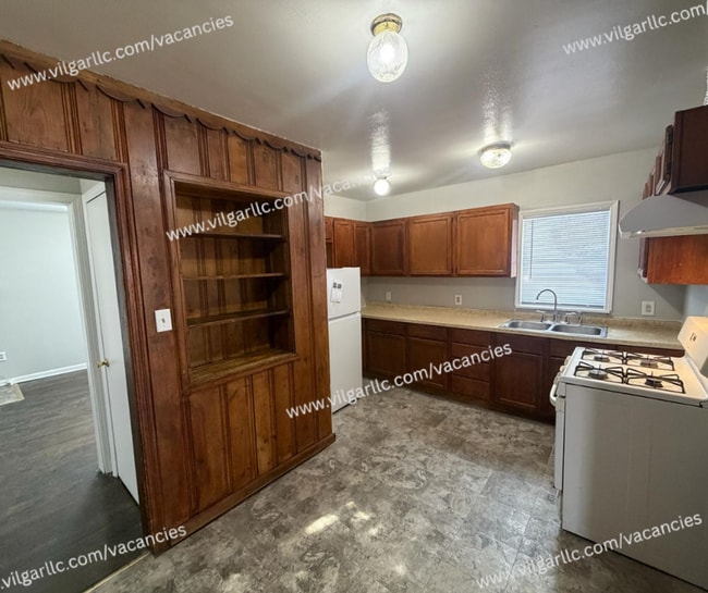 Photo - FOR RENT — SPACIOUS 3 BED / 2 BATH HOME