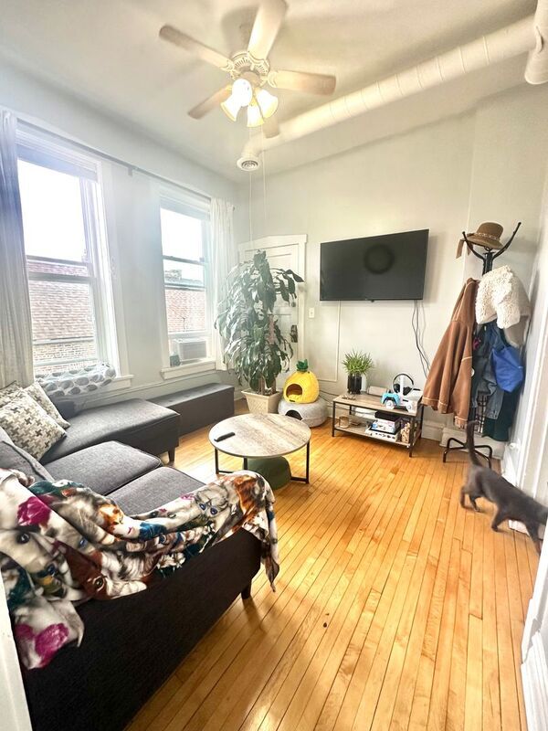 Photo - 2303 S Oakley Ave Unit 3R