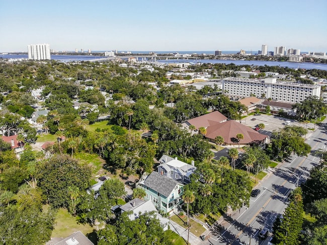 Photo - 208 Fairview Ave