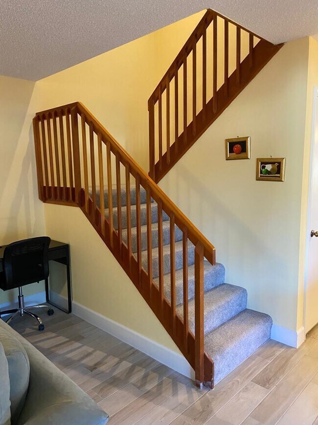 Photo - 8010 80th Way