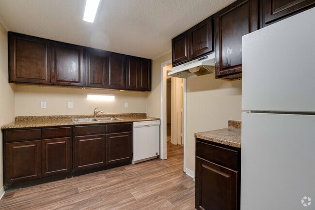 2BR, 1BA - 864SF