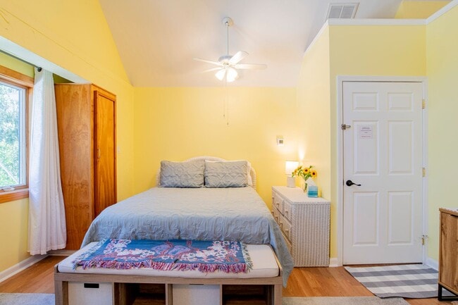 Photo - 9988 Hillview Dr