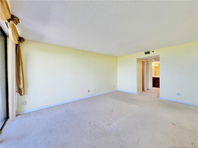 Building Photo - 8750 S Ocean Dr Unit 1635