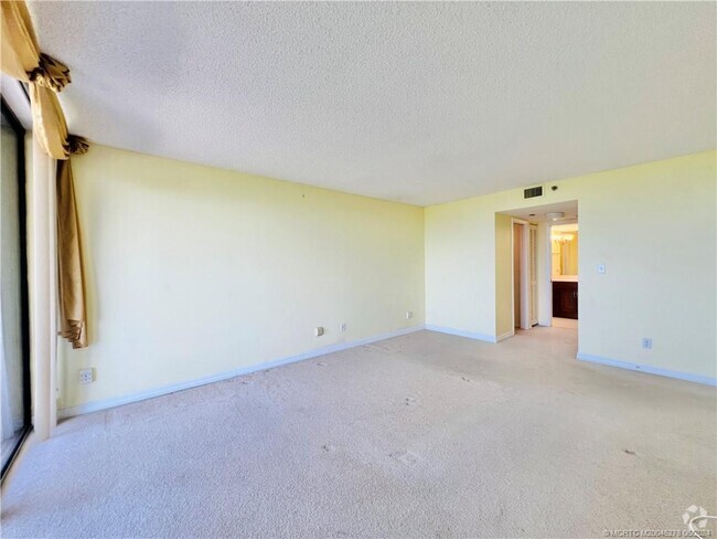 Building Photo - 8750 S Ocean Dr Unit 1635 Rental