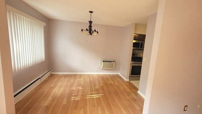 7227 N Ridge Blvd Unit 2A
