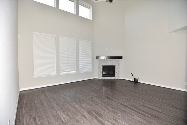 Photo - 14615 Birchwood Falls Trail