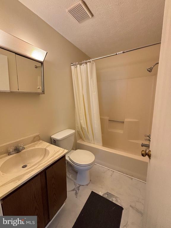 Photo - 240 Nottoway Dr