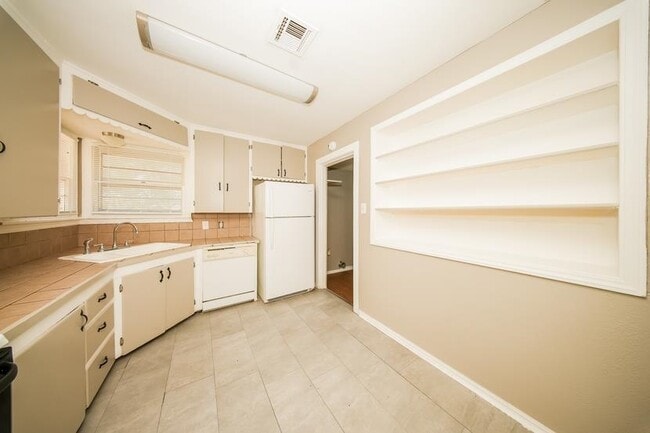 Photo - 2204 NW Denver Ave