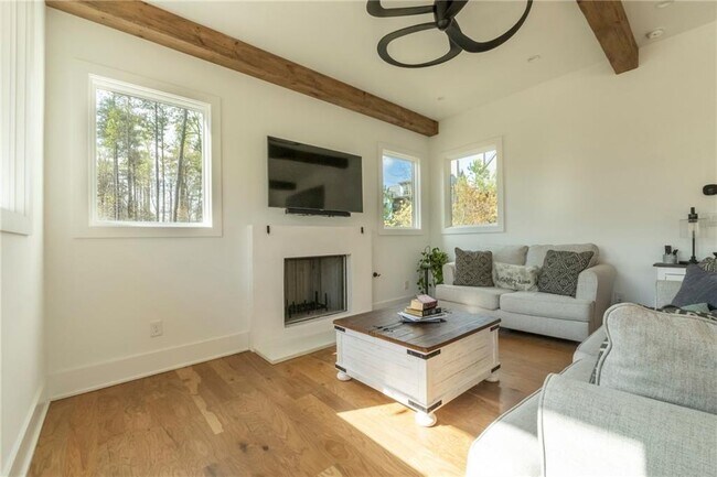 Photo - 1290 Mado Lp