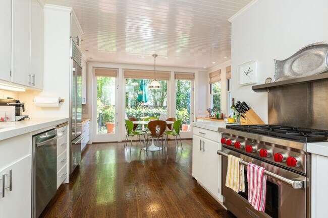 Photo - HUGE 5+BR/4.5BA Four Story Presidio Hts./ Laurel Village Home! Garage! Flat Yard!  PROGRESSIVE
