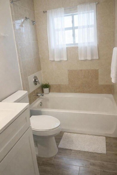 Photo - 1630 NW 52nd Ave