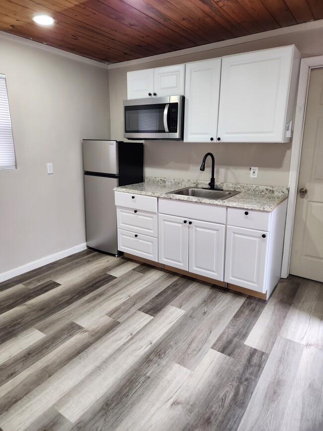 Photo - 9349 Valley Rd