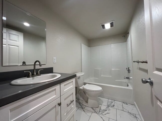 Photo - East Eureka! Top to bottom remodel, 2/1 house w/ garage