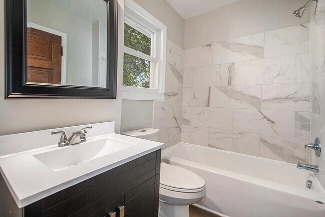 Photo - 125 Briggs St