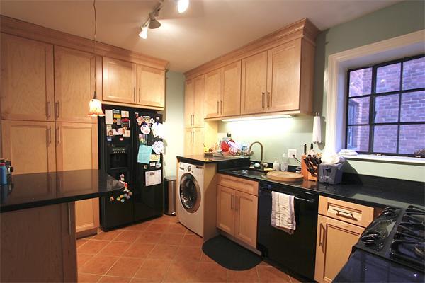 Building Photo - 100 Sewall Ave Unit 3