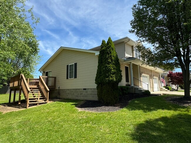 4 unit building, 1343 is the end unit facing west. - 1343 Easy St Unidad 1343 Easy St. Rental