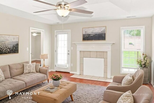 112 Hayloft Ct