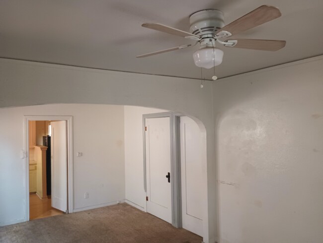 2105 Belle St