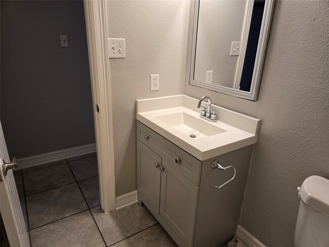 Building Photo - 24202 Bar Kay Ln