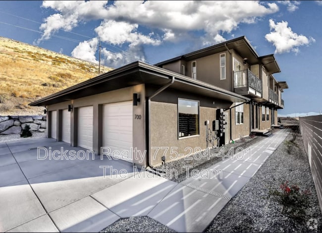 Building Photo - 710 Bluffs Ct Rental