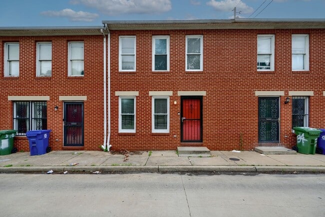 Building Photo - 32 N Spring St Rental