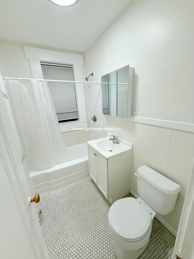 Photo - 29 Peterborough St