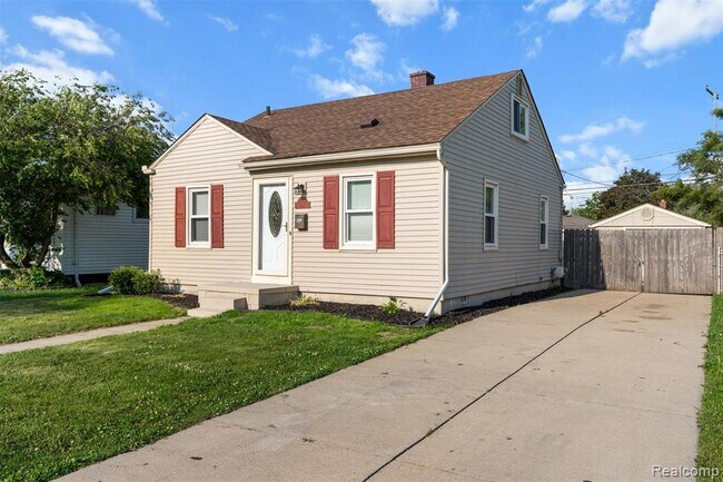 Photo - 24696 Wilmot Ave