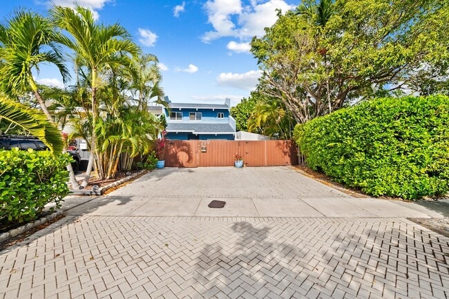 Photo - 219 NE 17th Ave