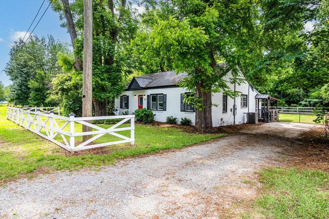 Photo - 120 E Screven St House