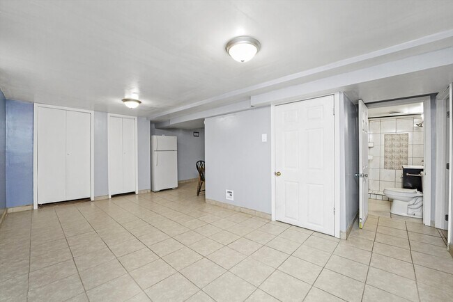 Photo - 7820 S Sawyer Ave
