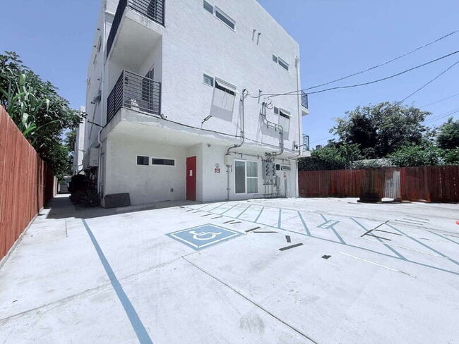 Photo - 1258 Leighton Ave Unit B