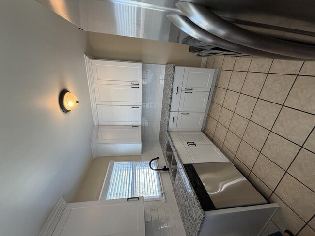 Photo - 721 Robins Ave