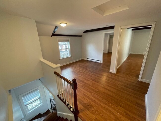 Photo - 8-10-10 Essex St Unit 8