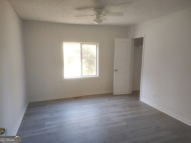 Photo - 929 Bond Bridge Rd