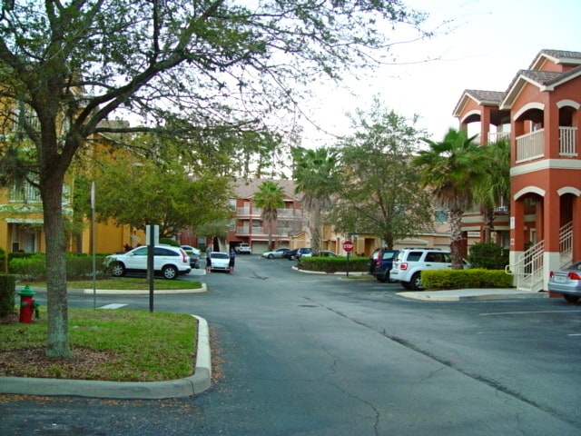 Building Photo - 2bedroom 2bath Resort-Style Living in the Heart of Orlando!